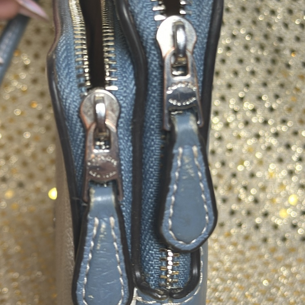 Coach Wristlit blue & creams leather purse - Picture 14 of 16